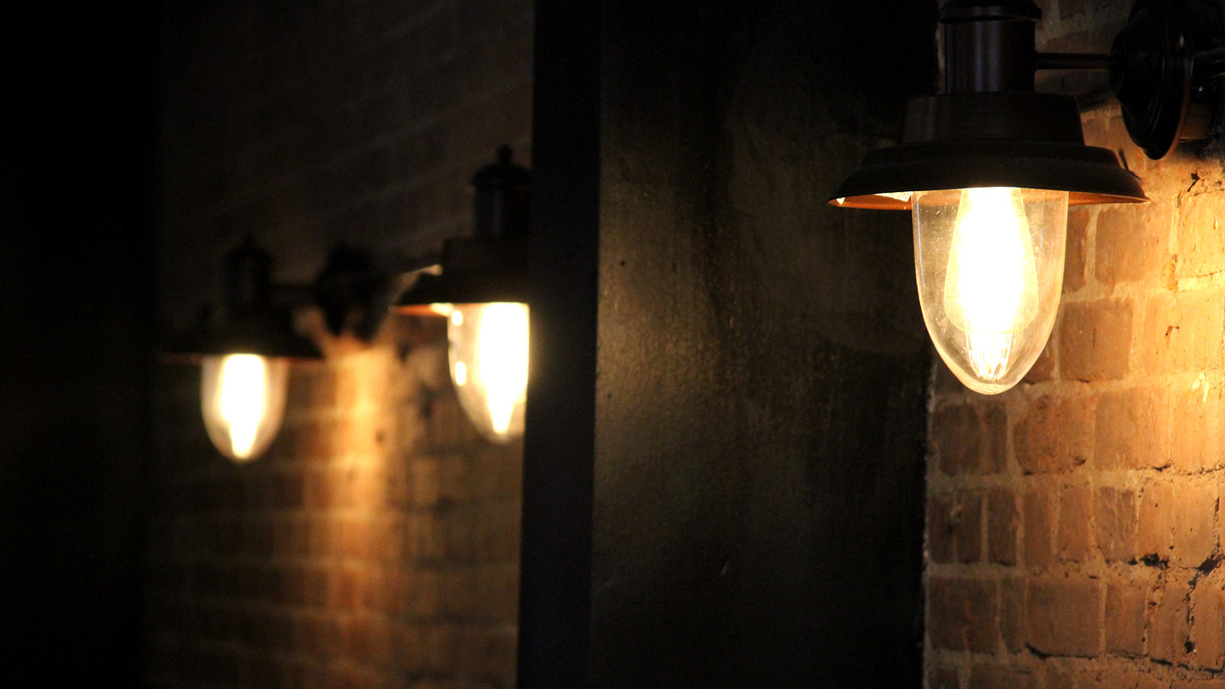 Big___lamps-lined-up